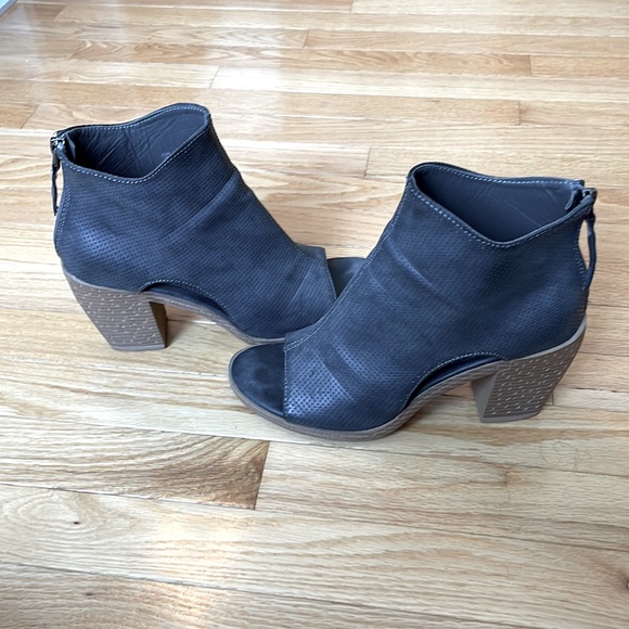 Maurices open-toed heeled booties - Picture 3 of 5